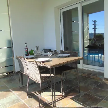 Appartement Bel Avec Attico Proche Commerces Roses